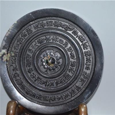 中国古代铜镜怎么鉴定真假，成都铜镜鉴定中心
