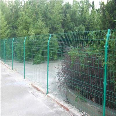 果园围栏网 道路隔离网 绿色铁丝护栏网