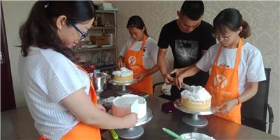 泗水西点裱花技术培训，泗水甜点面包蛋糕专业培训