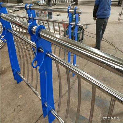 定制304桥梁护栏 不锈钢桥梁栏杆 不锈钢碳钢复合管护栏