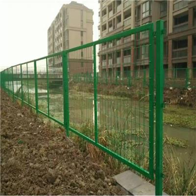 围墙铁丝网 绿色圈地围栏网 广场隔离防护网
