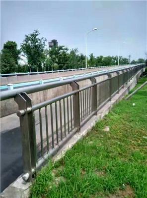 桥梁护栏304不锈钢复合管灯光河道景观天桥立柱切割喷涂焊接防撞