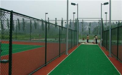 河北球场护栏网 体育场勾花护栏 篮球场隔离网价格优惠