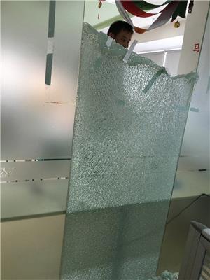 上海办公室玻璃破碎快速上门安装维修