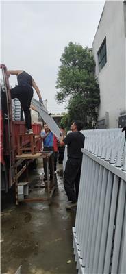 供应供应靖江中晶锌钢防护网 空调护栏生产厂家安装