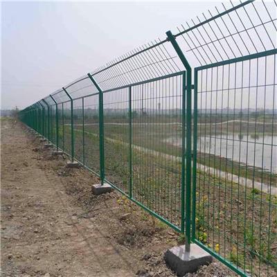 铁路水泥柱护栏网铁路框架护栏网成都生产厂家