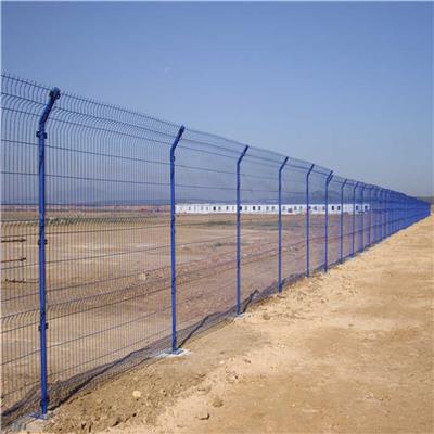 广州护栏网热销 矩形孔围网 曲江车道绿化带隔离防护围栏网