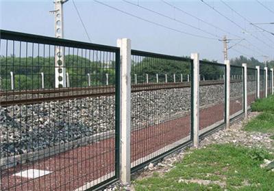 新塘供应交通护栏网 隔离护栏网 韧性好 使用寿命长