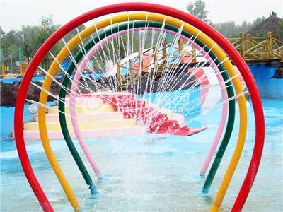 广州潮流水上乐园设备厂家提供儿童戏水设备七彩喷淋门
