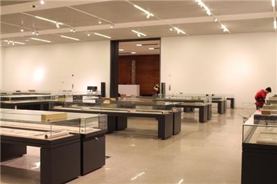 惠州博物馆恒温恒湿展柜液压掀起式展览柜设计制作厂家