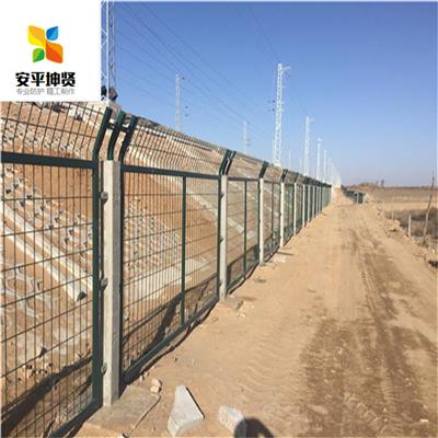 铁路水泥栅栏金属密目网 整体热浸锌铁路防护栅栏