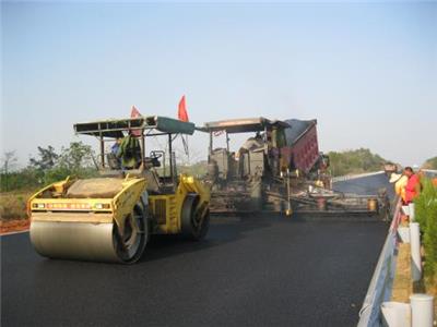 东莞铺沥青路面施工队、承包沥青摊铺工程
