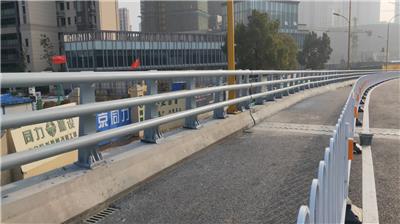 南京桥梁护栏 防撞护栏生产 防撞护栏专业安装