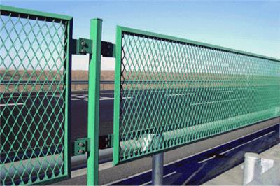 安平百瑞高速公路防眩网格栅 菱形网隔离栅大量供应