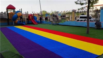 大连各种用于 幼儿园 球场 家庭装饰的人造草坪批发