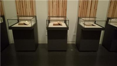 博物馆展示柜定制博物馆玉器古玩翡翠饰品柜台烤漆小型玻璃精品展柜
