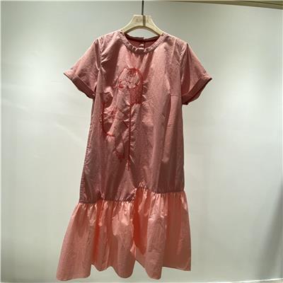 服装批发货源 注释品牌粉色短袖连衣裙