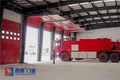 消防队车库使用可联动工业电动滑升门