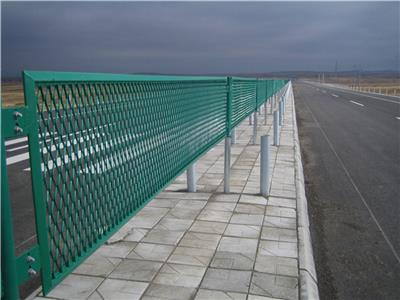 钢板网防眩网_公路隔离栅护栏现货生产厂家