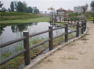 青海仿木护栏 青海河道仿木护栏公司设计效果美观