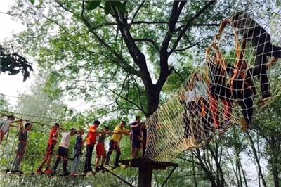 郑州农庄丛林探险预算 好玩的项目 研学营地探险闯关设备