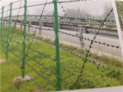高速公路隔离栅 河北阳光微织 优质现货 刺铁丝护栏