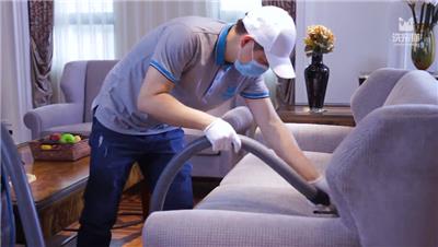 深圳沙发清洗公司提供布艺沙发、皮革沙发免拆清洗服务