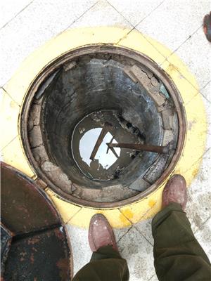 江汉区新华街道工业化粪池污水管道清理