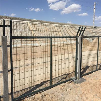 铁路隔离栅栏8001 8002 圈地围山框架护栏网 铁路护栏定制