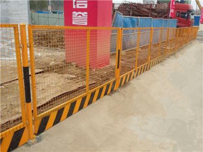 黄石隔离护栏网生产厂家 武汉仁君商贸有限公司