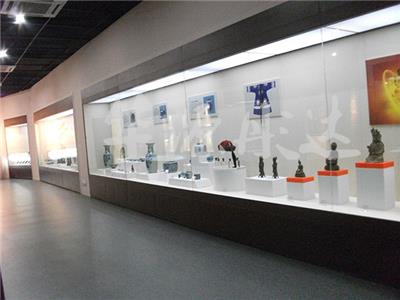 成都玻璃展柜工厂-博物馆展示柜生产商-隆成展示