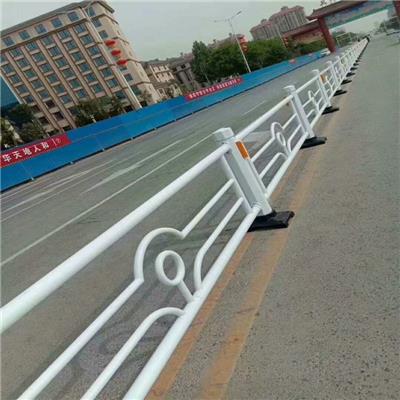 上海广东广州韶关惠州梅州**道路交通设施护栏中心护栏隔离栏栏杆围挡可活动护栏常州花式护栏生产厂家