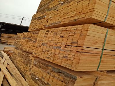 建筑木方供应 厂家直销 规格可定制 两面小面光 工程上更耐用