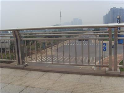 性价比高的不锈钢扶手-北京真材实料不锈钢护栏规格-天津市万利盈金属门窗有限公司