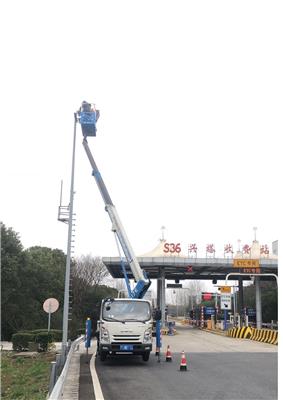 上海曲臂升降车出租电话 作业车 工程车出租设备公司