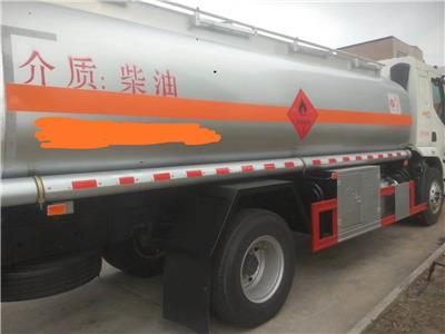 信阳东风12吨油罐车