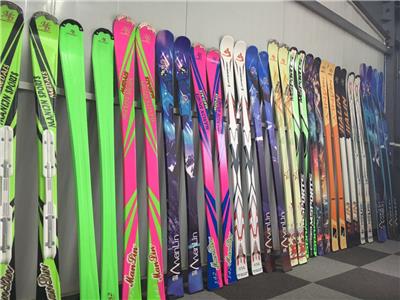 进口材质专业生产品牌单板滑雪板价格 曼琳滑雪板生产厂家