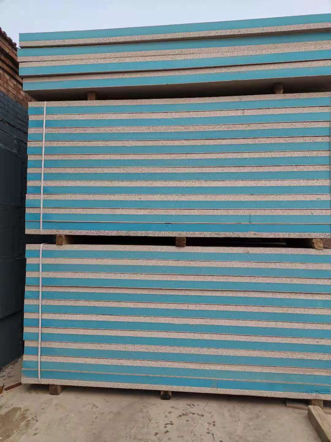 天津市西青区十公分容重120KG外墙憎水岩棉板生产厂家