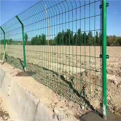 双边丝护栏网 折弯护栏网厂家 绿色铁丝网