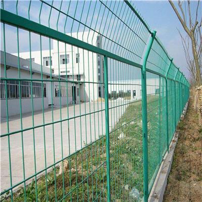 供应双边丝护栏 双边丝植物围墙 圈地护栏网