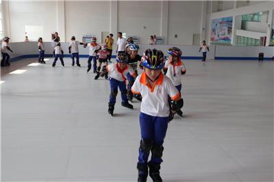 上海仿真冰板 冰场建设厂家 可移动滑冰馆招标
