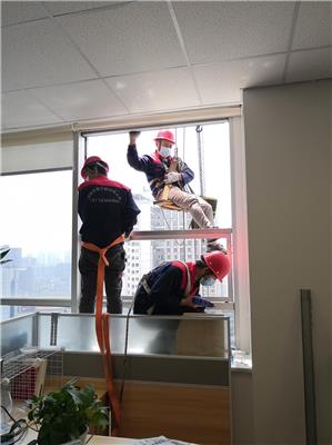 南京幕墙玻璃改窗户幕墙漏水维修玻璃更换安装专业的