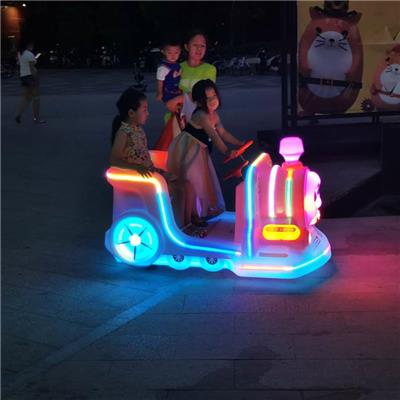 广场户外游乐场娱乐玩具车发光闪灯双人小火车电动碰碰车游乐设备
