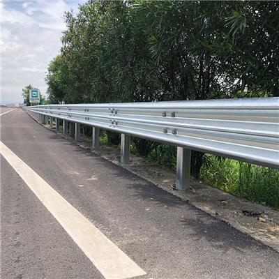 高速公路喷塑护栏板三波护栏板热镀锌波形梁钢护栏直销可加工定制