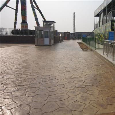 艺地提供水泥混凝土压模地坪材料，模具及技术指导服务，压花地坪
