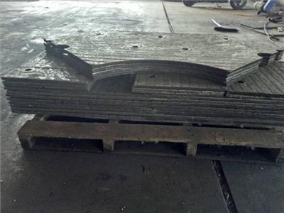 上海碳化铬复合耐磨衬板 堆焊耐磨复合衬板