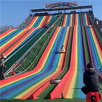 七彩彩虹滑道感受大自然带来的乐趣吧 彩虹滑梯场地策划