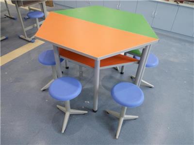 幼儿塑料课桌椅 边缘人性化设计 延安幼儿园桌椅厂家
