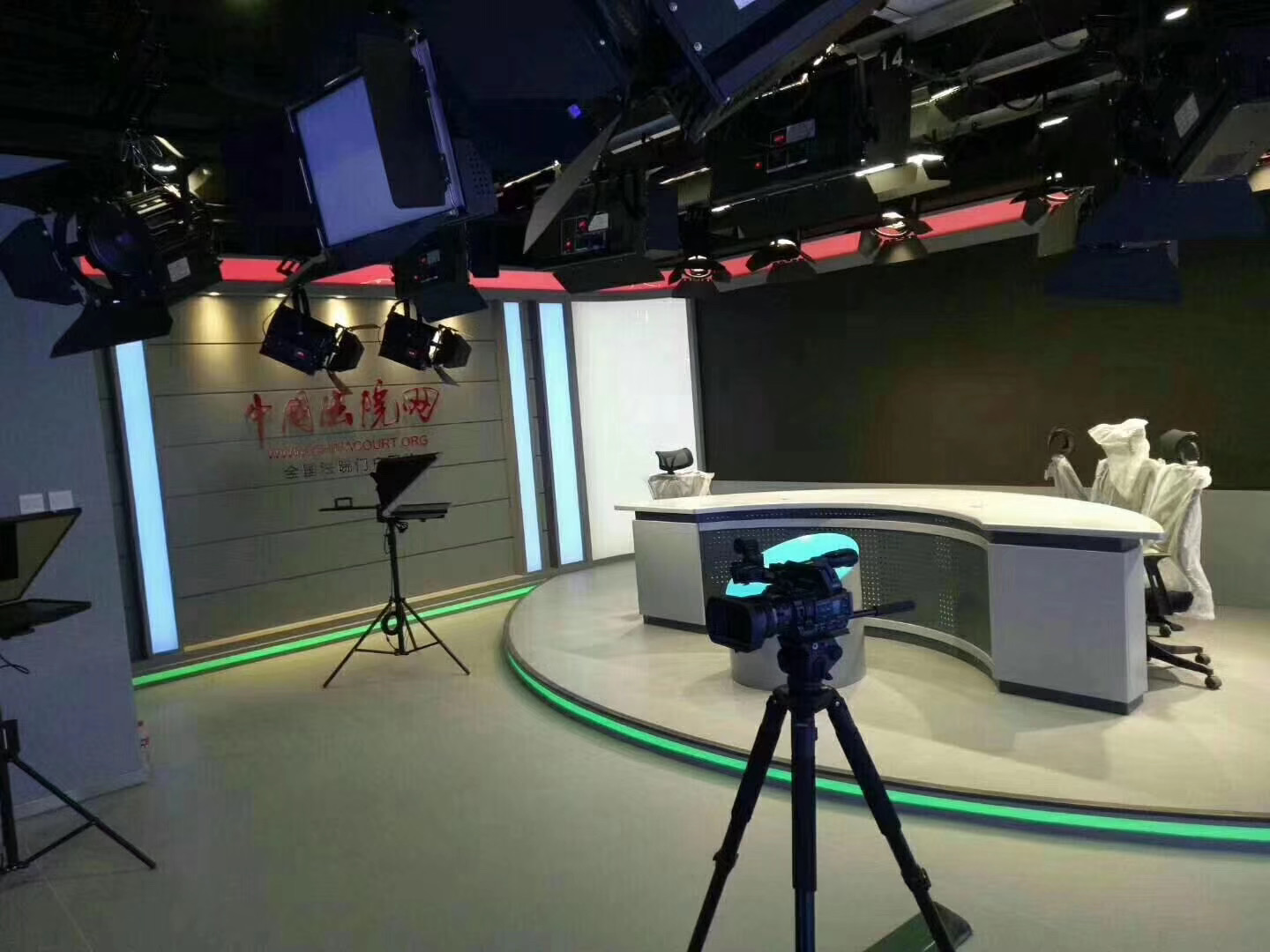 融媒体演播室设备方案 融媒体中心系统搭建 演播室改造