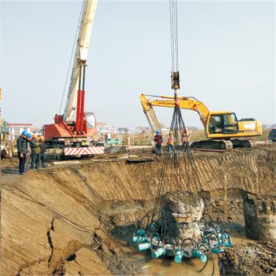 挖机破圆形桩怎么破 工地大型破桩机